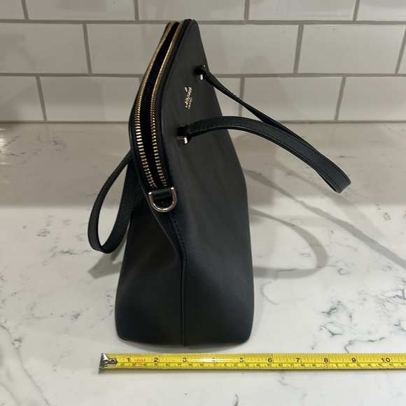 Kate Spade Purse with crossbody strap - Picture 4 of 6